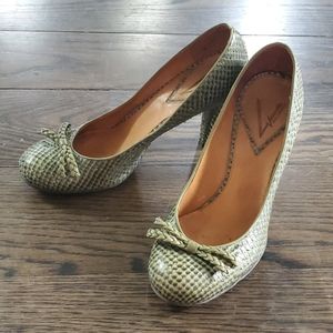 Green snake skin pattern 👠 heels